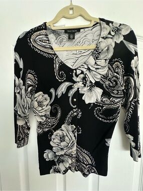 White House Black Market Brand New Black & White Floral Button-Front Top